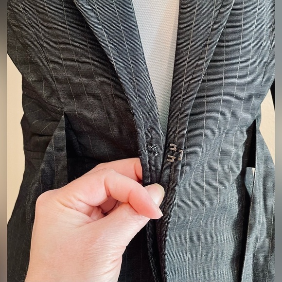 VINTAGE KNOT FRONT TIE The Limited Blazer Dark Grey & Beige Pinstripes Preppy - Picture 11 of 17